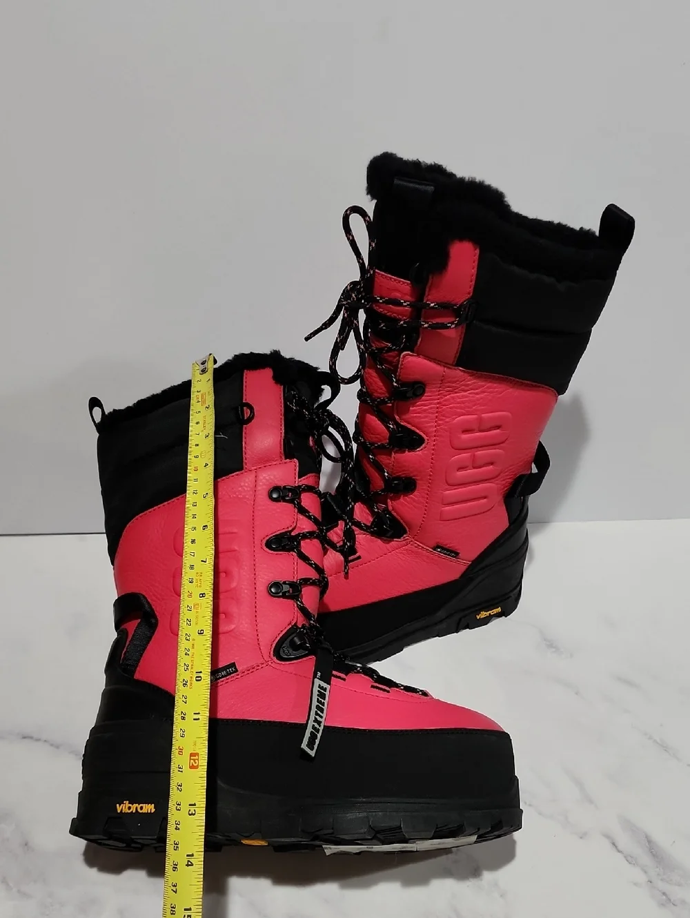 UGG Shasta Gore Snow  Pink and Black Winter Boots ,Brand New ,No Tag